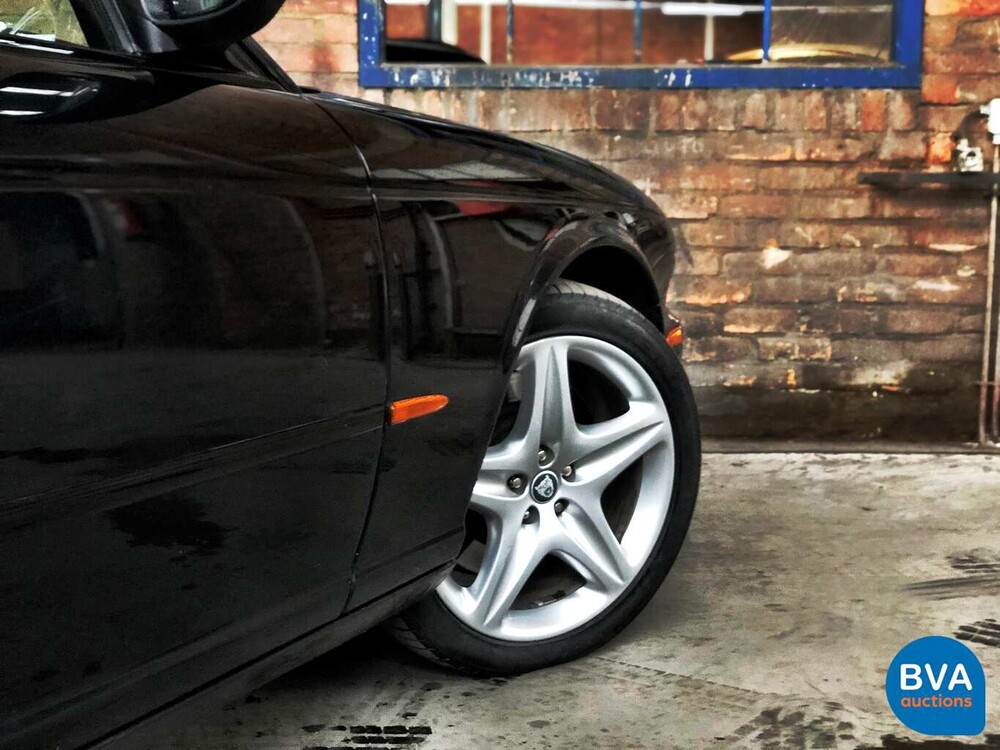 Jaguar XJ 4.2 Supercharged V8 Super 396 PS - Original NL - 2004 Youngtimer, 89-NR-NP.