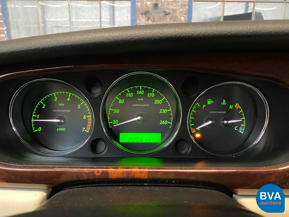 Jaguar XJ 4.2 Supercharged V8 Super 396 PS - Original NL - 2004 Youngtimer, 89-NR-NP.