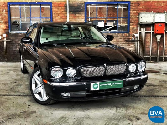 Jaguar XJ 4.2 Supercharged V8 Super 396 PS - Original NL - 2004 Youngtimer, 89-NR-NP.