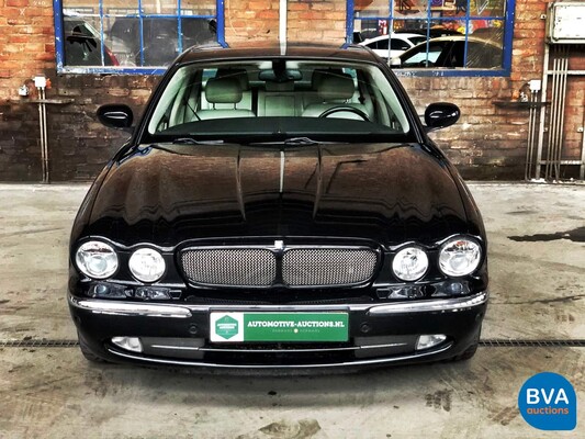 Jaguar XJ 4.2 Supercharged V8 Super 396 PS - Original NL - 2004 Youngtimer, 89-NR-NP.