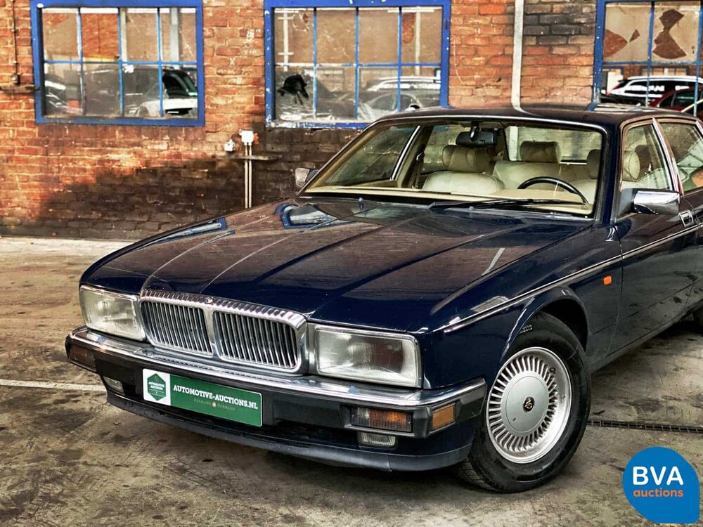 Daimler Double Six V12 Jaguar XJ 1993.
