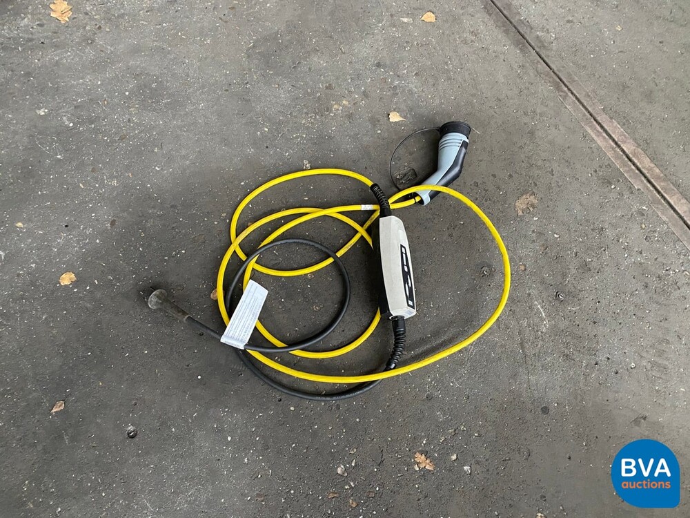 BMW 740e 326 PS 7er 2017, J-841-FK.