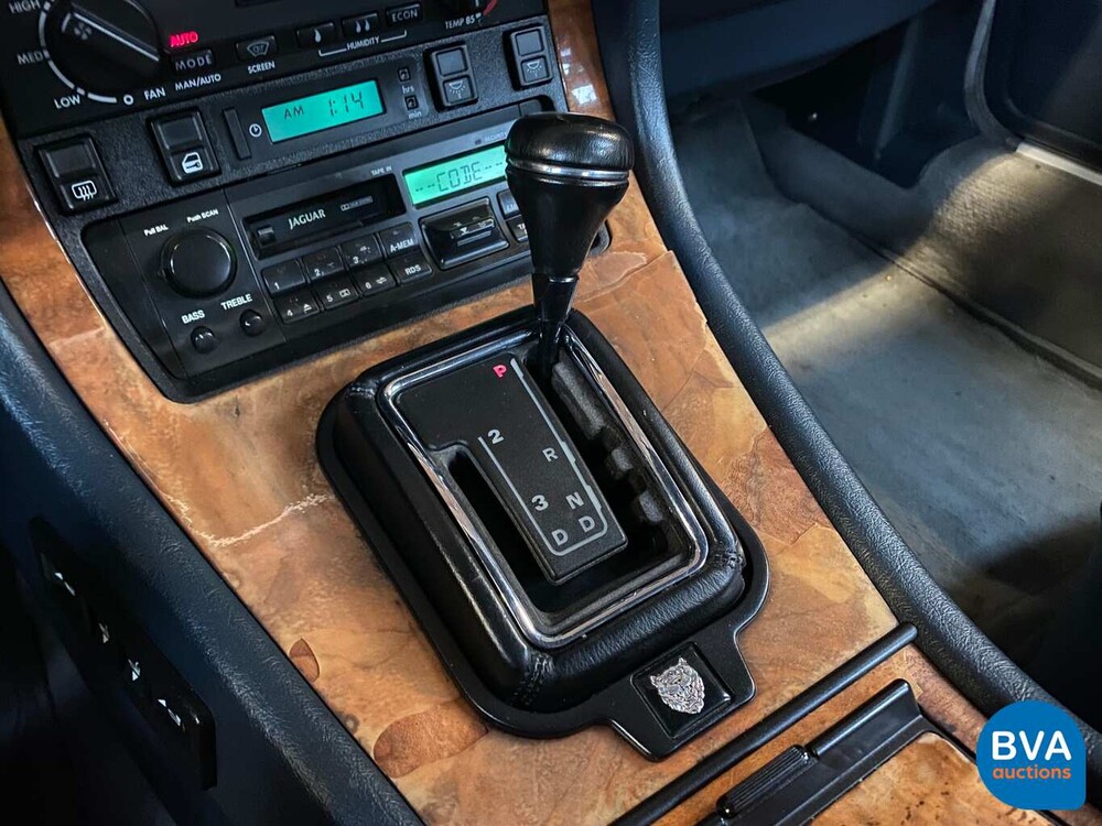 Jaguar XJ40 3.2 XJ Sovereign 1992, 92-FP-SR.