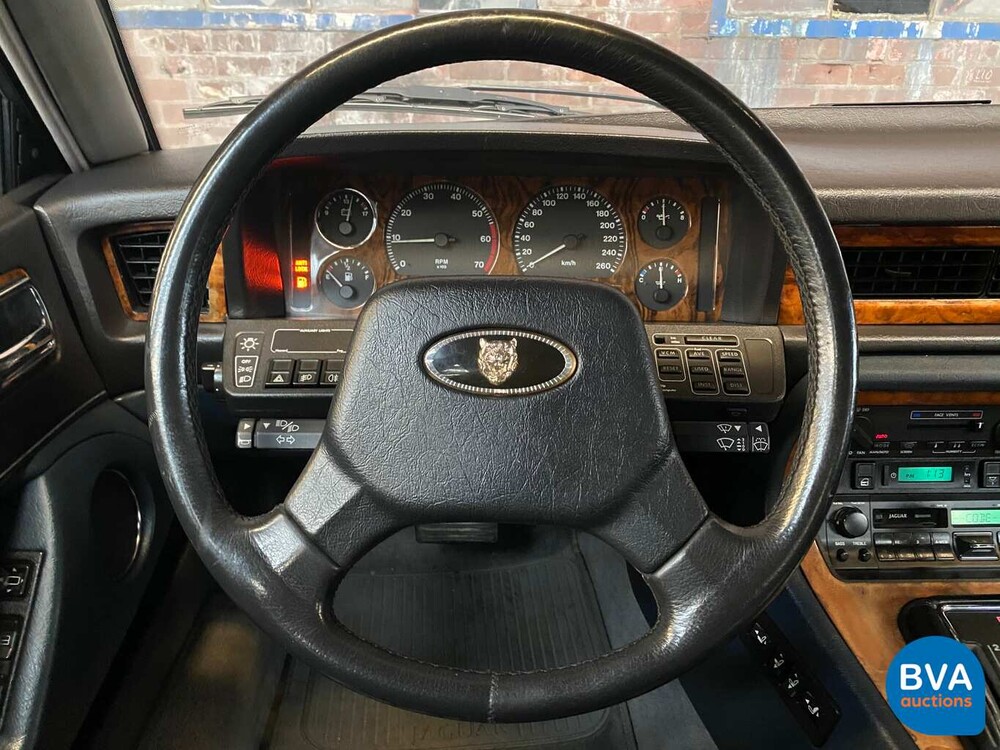Jaguar XJ40 3.2 XJ Sovereign 1992, 92-FP-SR.