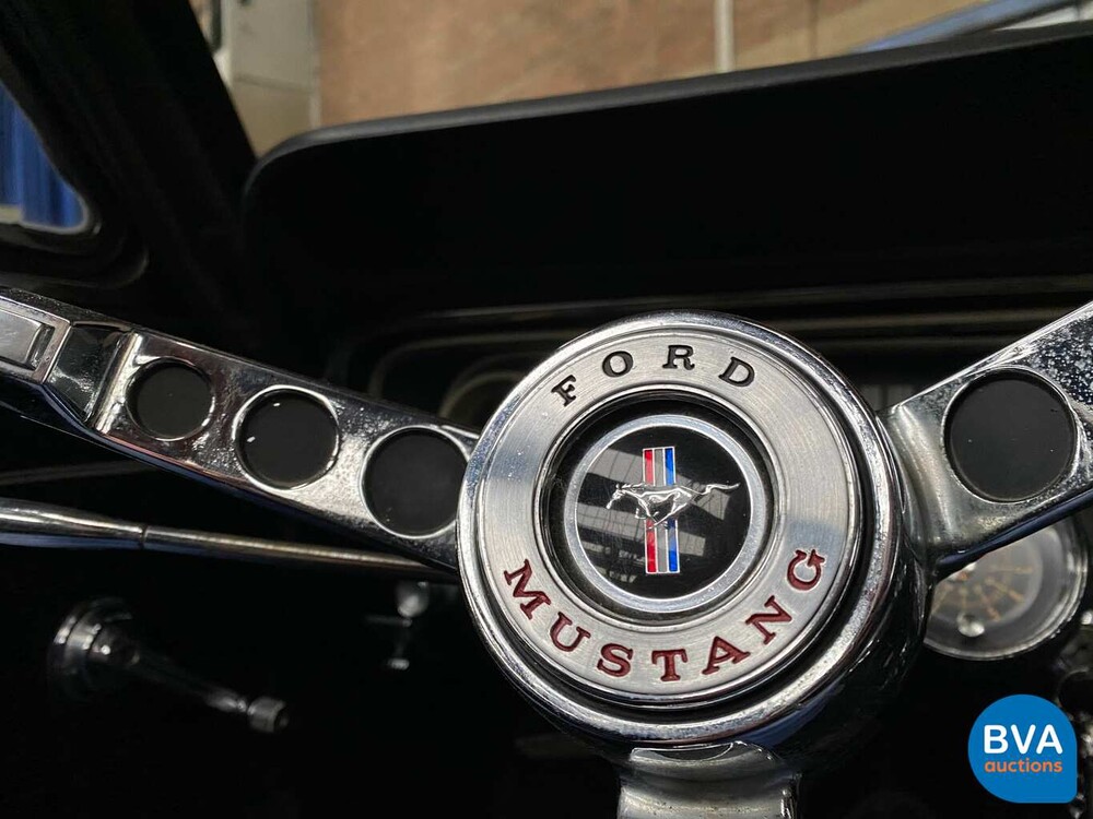 Ford Mustang Cabriolet V8 Automatik 1965.