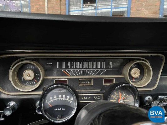 Ford Mustang Cabriolet V8 Automatik 1965.