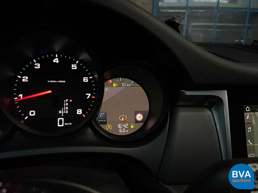 Porsche Macan 2.0 245 PS 2019 - GARANTIE -.