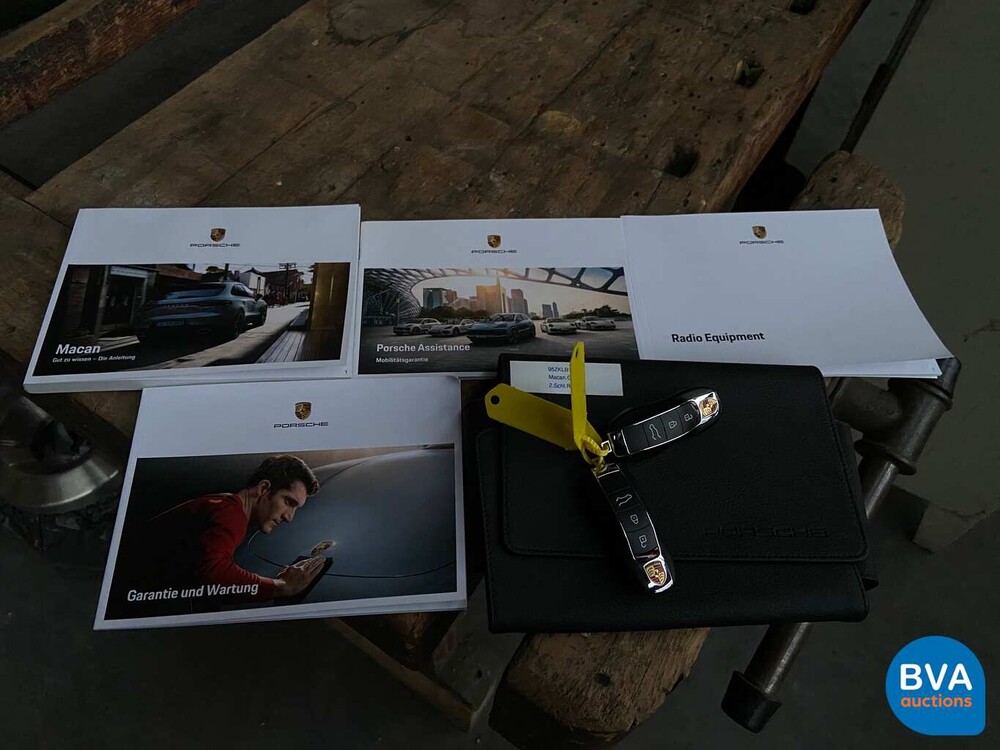 Porsche Macan 2.0 245 PS 2019 - GARANTIE -.