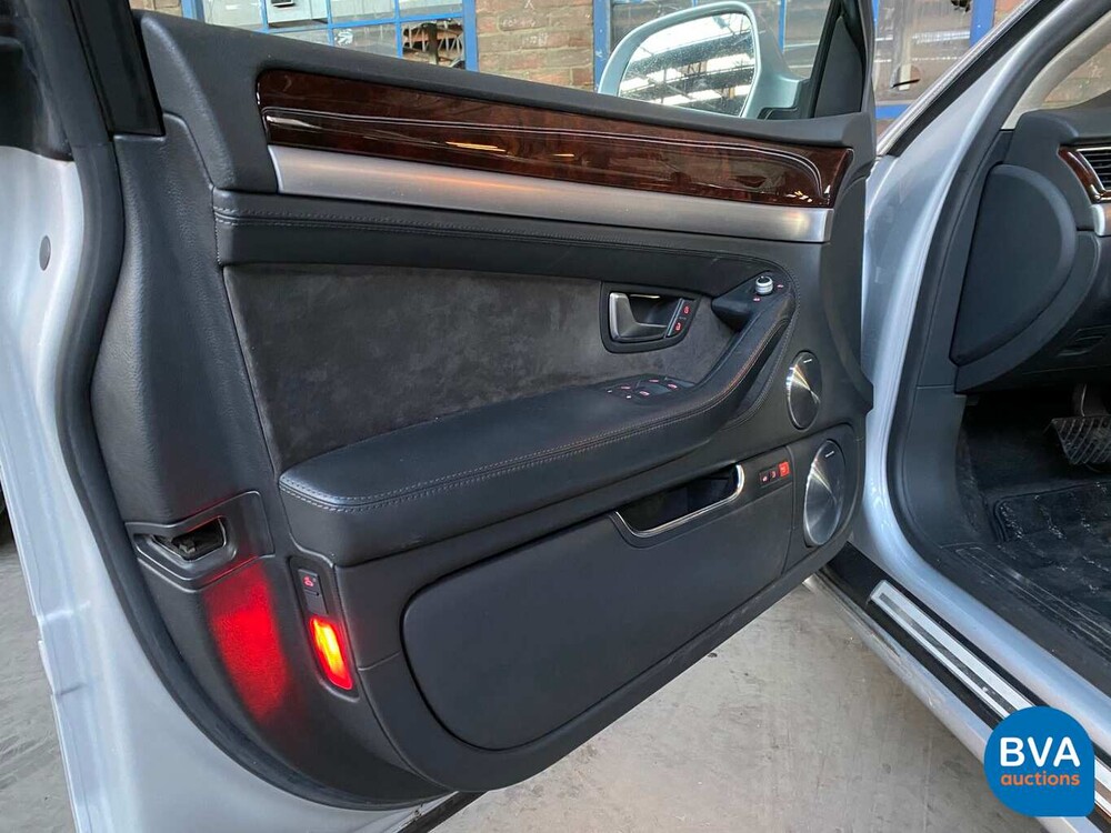 Audi A8 6.0 W12 Long 450 PS 2008.