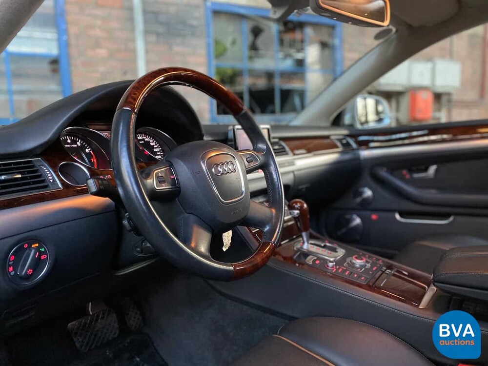 Audi A8 6.0 W12 Long 450 PS 2008.