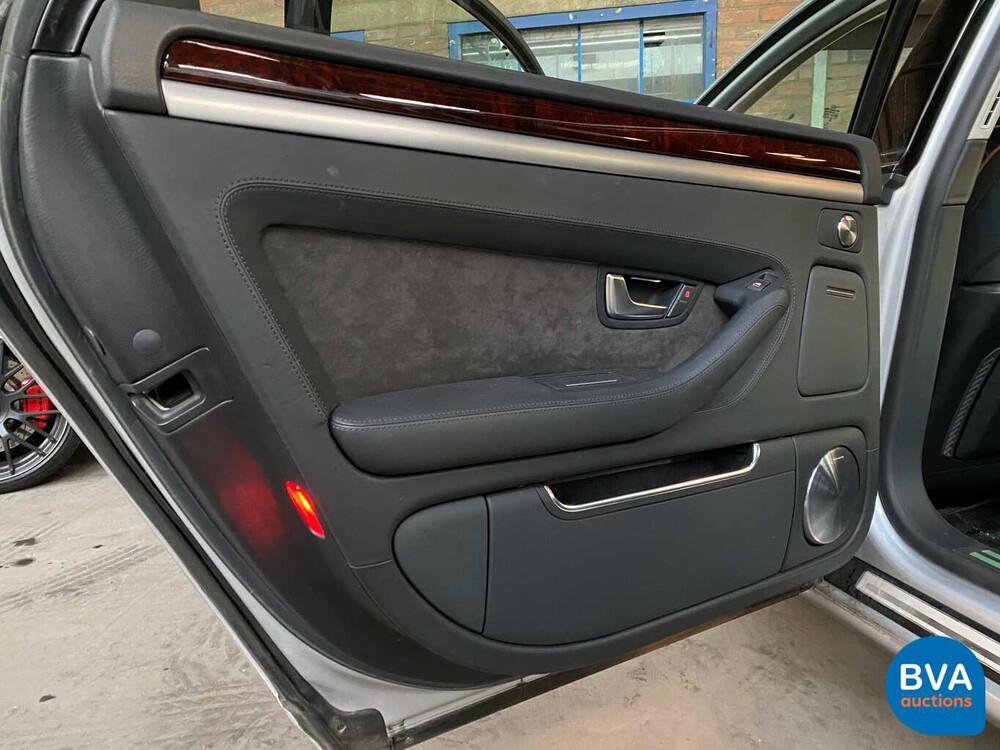 Audi A8 6.0 W12 Long 450 PS 2008.