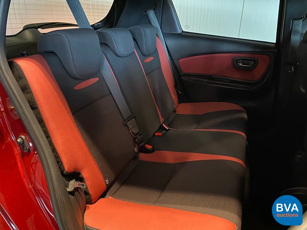 Toyota Yaris 1.5 Hybrid Bi-Tone 2018, K-655-HV.