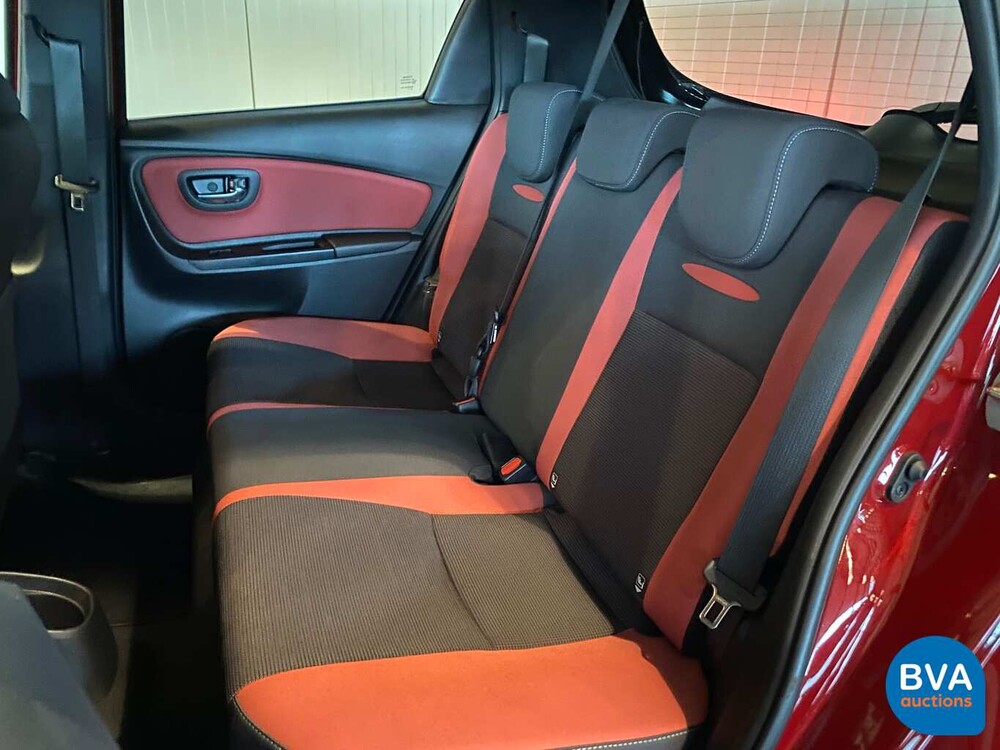 Toyota Yaris 1.5 Hybrid Bi-Tone 2018, K-655-HV.