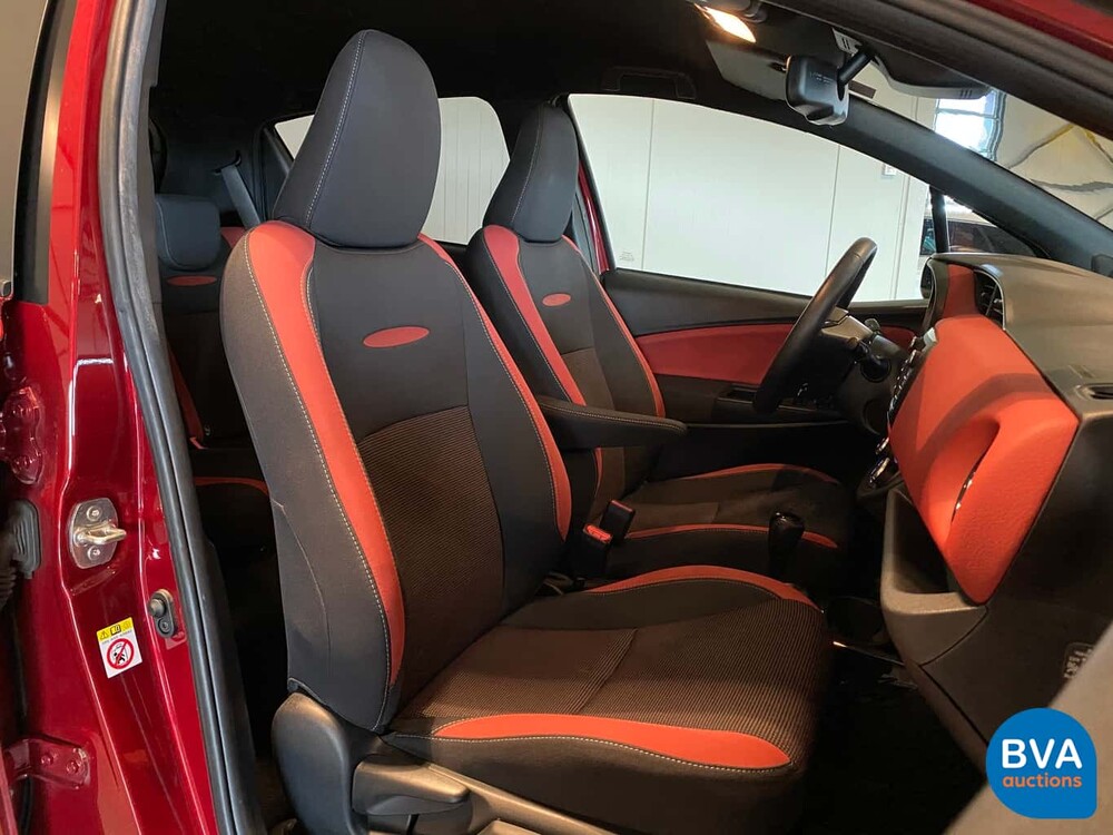 Toyota Yaris 1.5 Hybrid Bi-Tone 2018, K-655-HV.