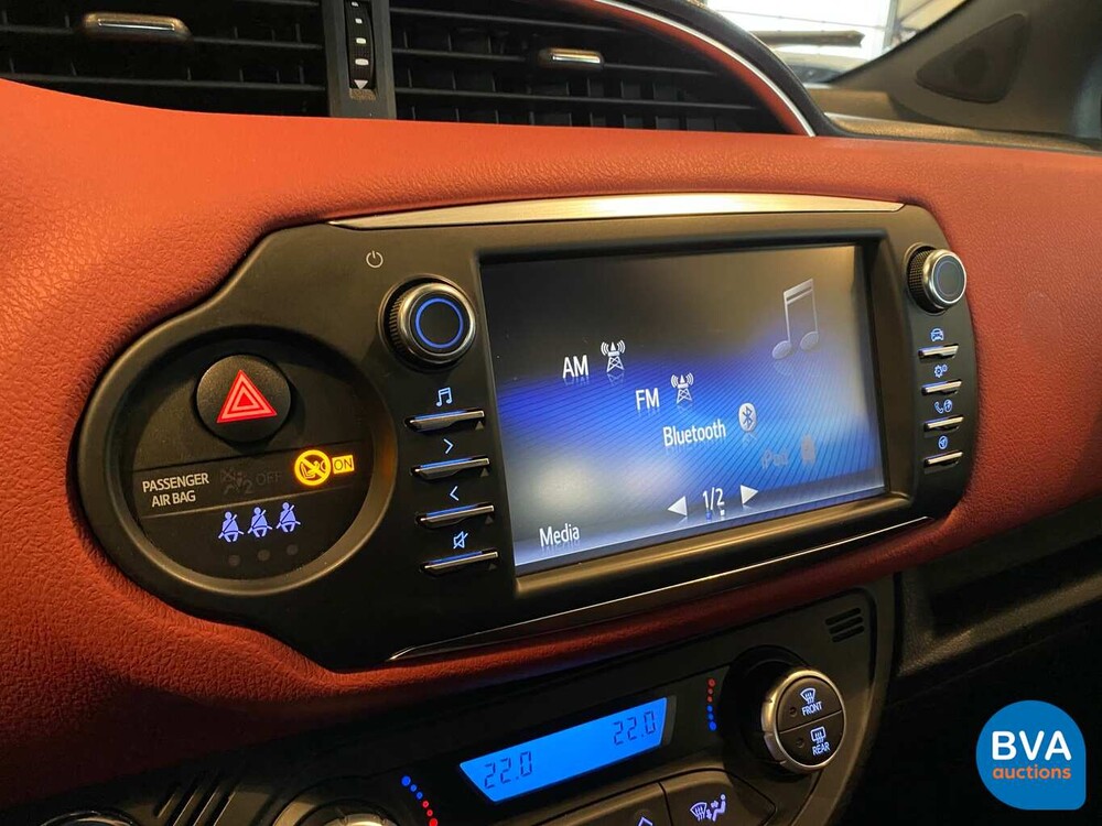 Toyota Yaris 1.5 Hybrid Bi-Tone 2018, K-655-HV.