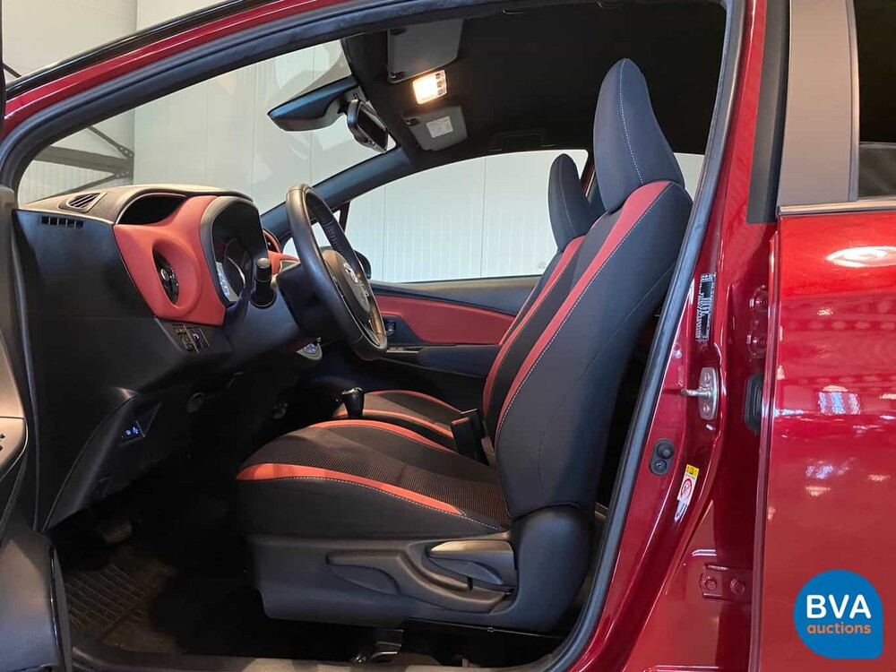 Toyota Yaris 1.5 Hybrid Bi-Tone 2018, K-655-HV.