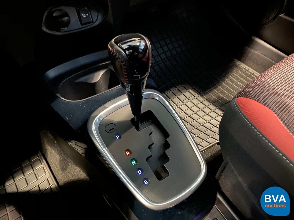 Toyota Yaris 1.5 Hybrid Bi-Tone 2018, K-655-HV.