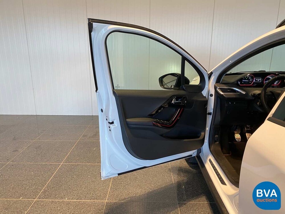 Peugeot 2008 1.2 PureTech Allure GT-Line 110PK 2018, J-594-KG