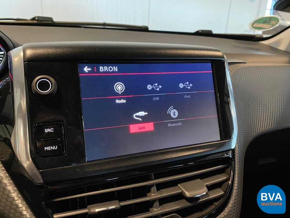 Peugeot 2008 1.2 PureTech Allure GT-Line 110PK 2018, J-594-KG