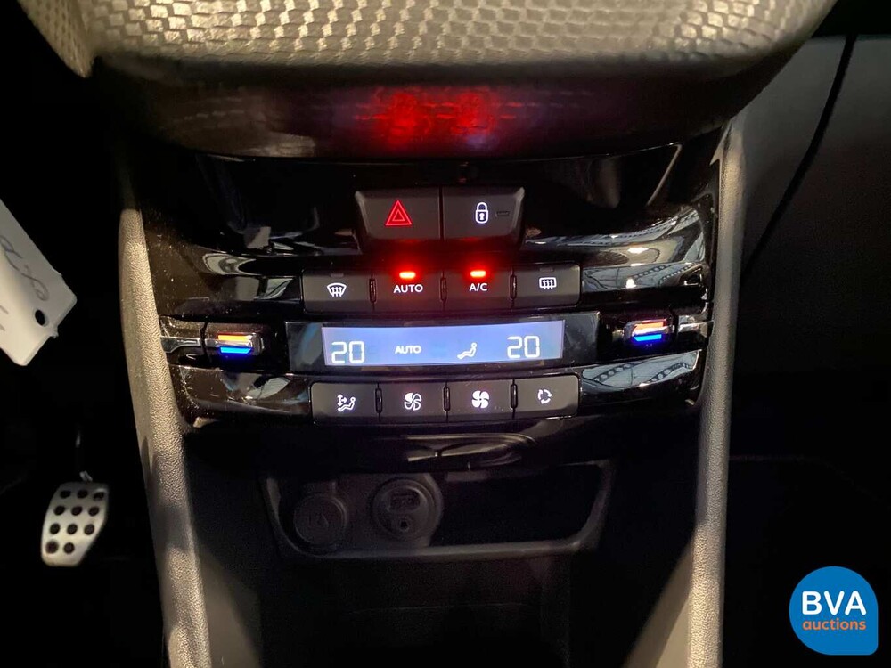 Peugeot 2008 1.2 PureTech Allure GT-Line 110PK 2018, J-594-KG