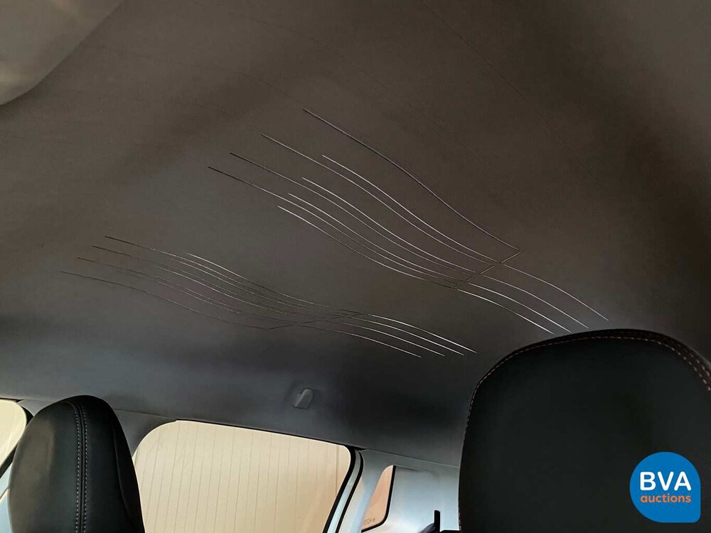 Peugeot 2008 1.2 PureTech Allure GT-Line 110PK 2018, J-594-KG