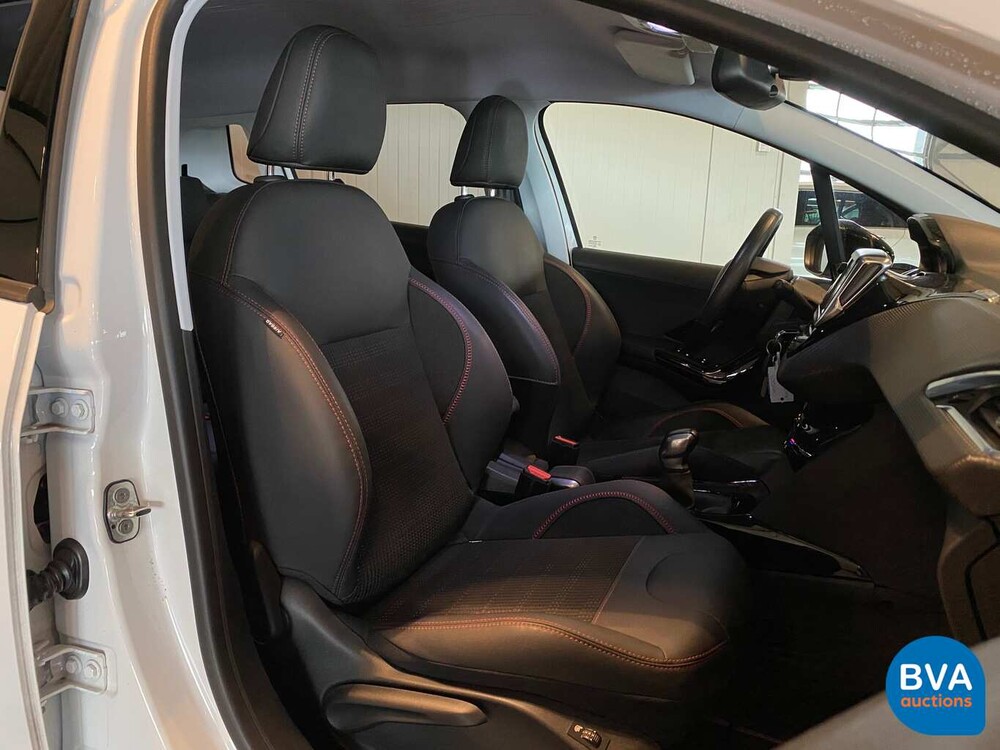Peugeot 2008 1.2 PureTech Allure GT-Line 110PK 2018, J-594-KG