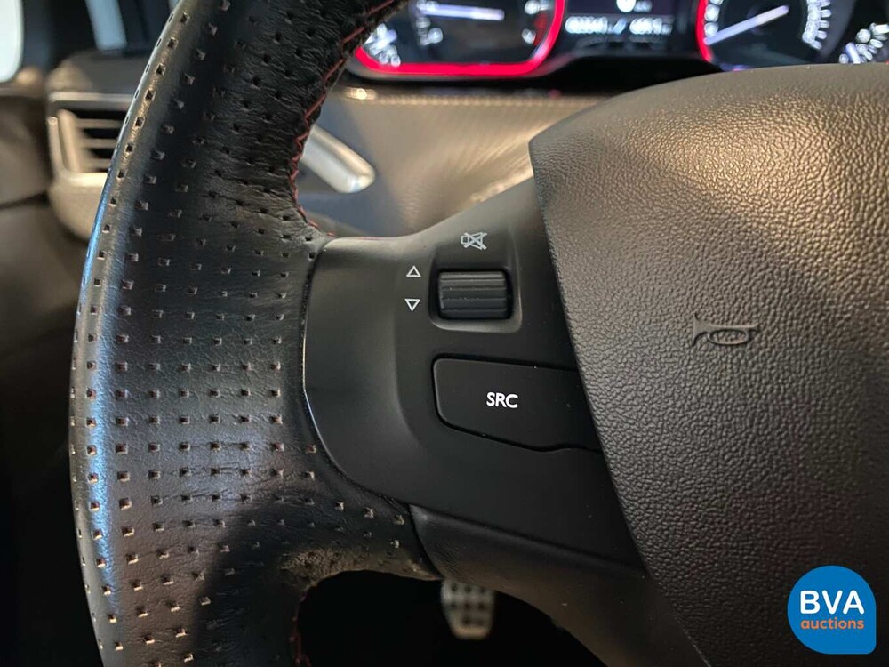 Peugeot 2008 1.2 PureTech Allure GT-Line 110PK 2018, J-594-KG