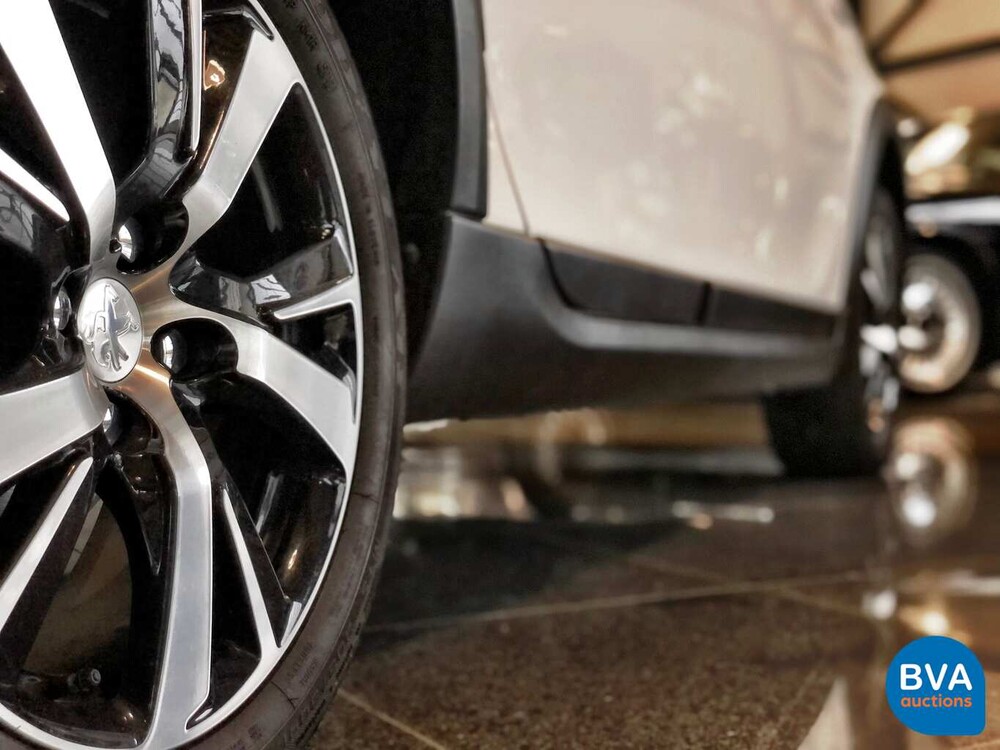 Peugeot 2008 1.2 PureTech Allure GT-Line 110PK 2018, J-594-KG