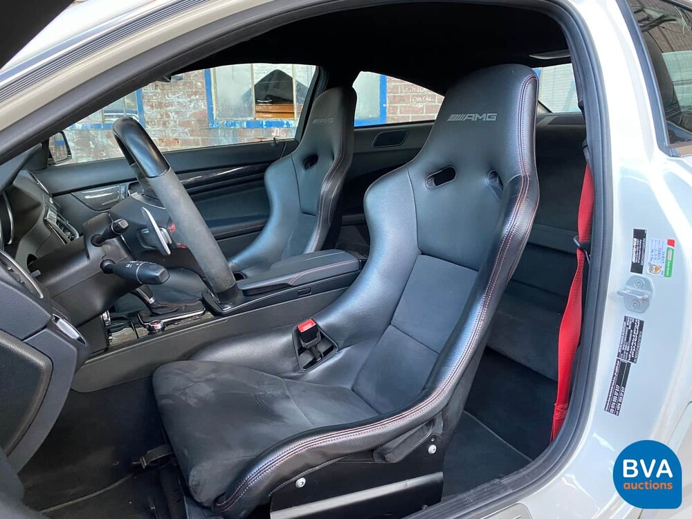 Mercedes-Benz C63 AMG Coupé SCHWARZE SERIE 517PK Track-Pack Aero-Pack.