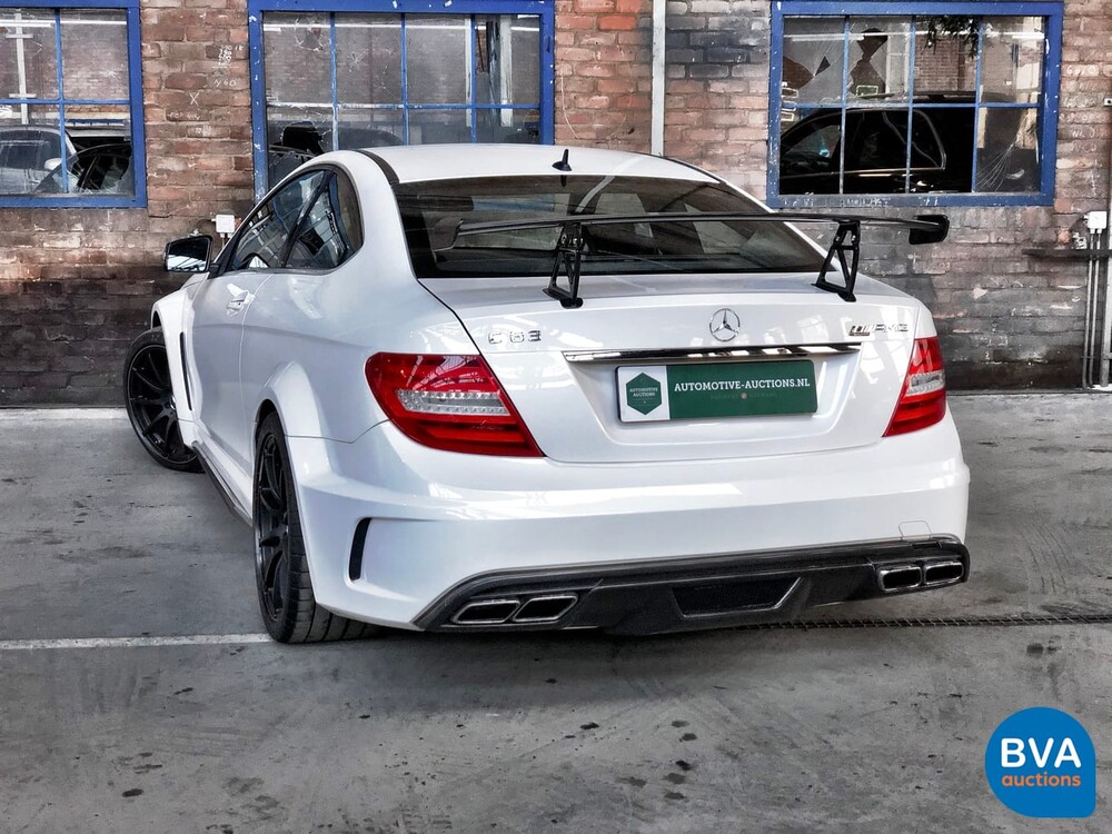 Mercedes-Benz C63 AMG Coupé SCHWARZE SERIE 517PK Track-Pack Aero-Pack.