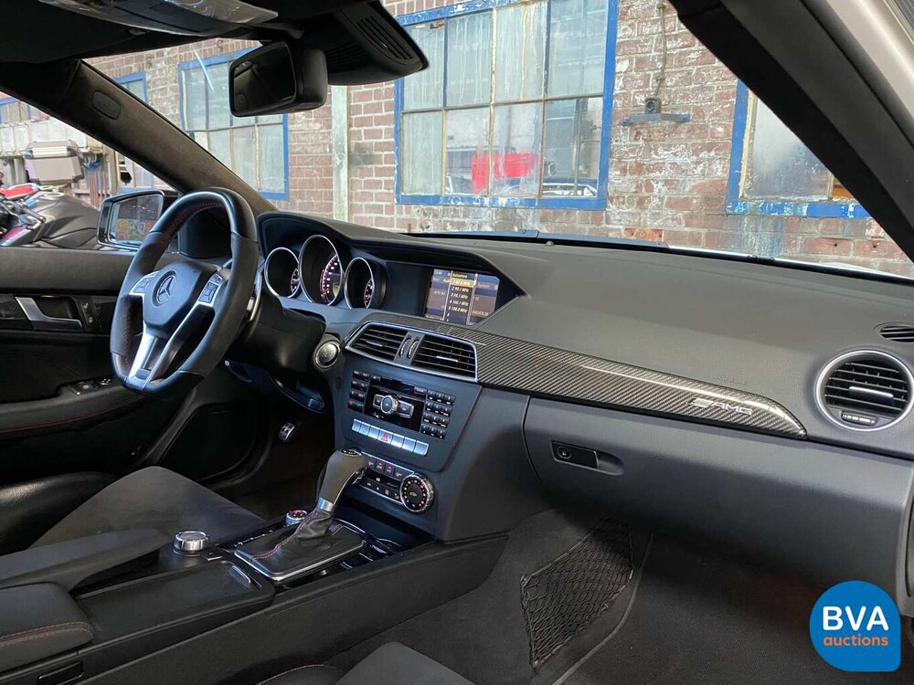 Mercedes-Benz C63 AMG Coupé SCHWARZE SERIE 517PK Track-Pack Aero-Pack.