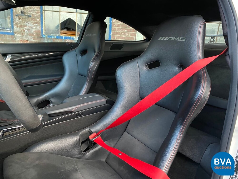 Mercedes-Benz C63 AMG Coupé SCHWARZE SERIE 517PK Track-Pack Aero-Pack.