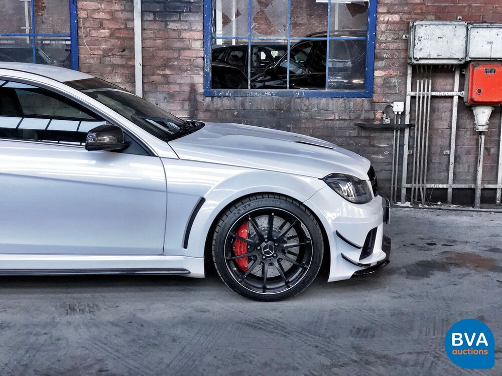 Mercedes-Benz C63 AMG Coupé SCHWARZE SERIE 517PK Track-Pack Aero-Pack.