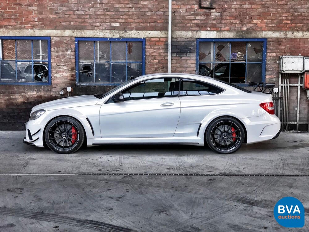 Mercedes-Benz C63 AMG Coupé SCHWARZE SERIE 517PK Track-Pack Aero-Pack.
