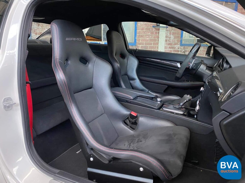 Mercedes-Benz C63 AMG Coupé SCHWARZE SERIE 517PK Track-Pack Aero-Pack.