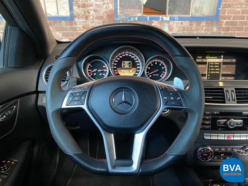 Mercedes-Benz C63 AMG Coupé SCHWARZE SERIE 517PK Track-Pack Aero-Pack.