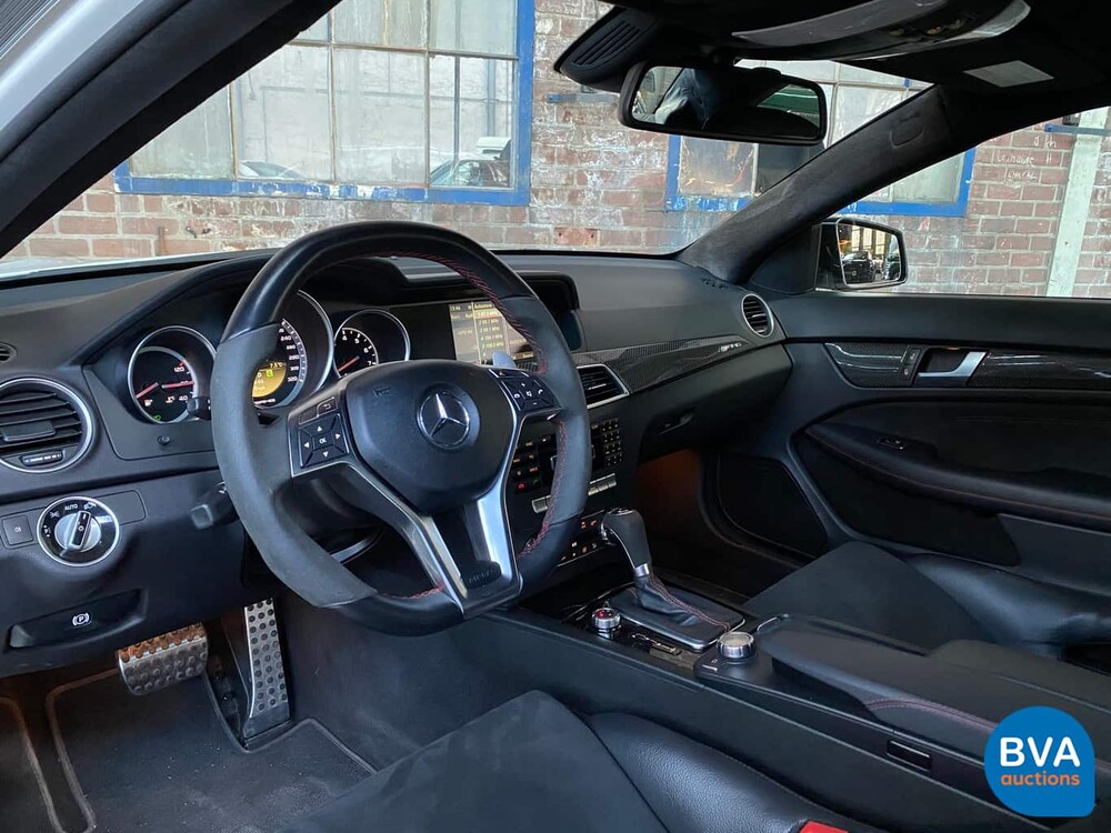 Mercedes-Benz C63 AMG Coupé SCHWARZE SERIE 517PK Track-Pack Aero-Pack.