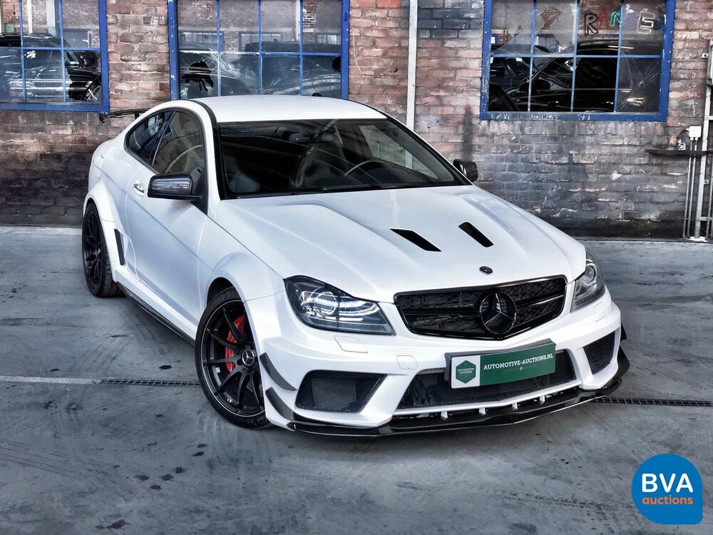 Mercedes-Benz C63 AMG Coupé SCHWARZE SERIE 517PK Track-Pack Aero-Pack.