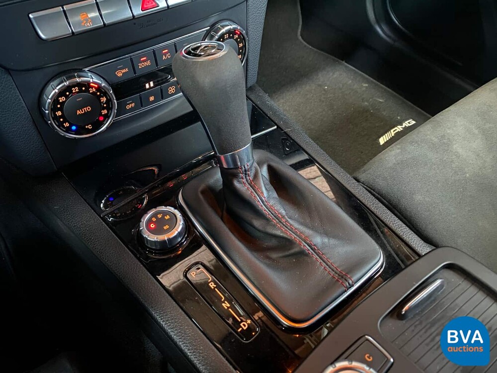 Mercedes-Benz C63 AMG Coupé SCHWARZE SERIE 517PK Track-Pack Aero-Pack.