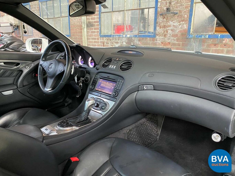 Mercedes-Benz SL350 AMG 3.5 V6 315 PS SL-Klasse 2011.