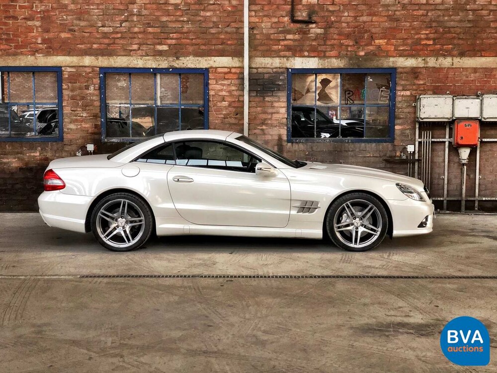 Mercedes-Benz SL350 AMG 3.5 V6 315 PS SL-Klasse 2011.
