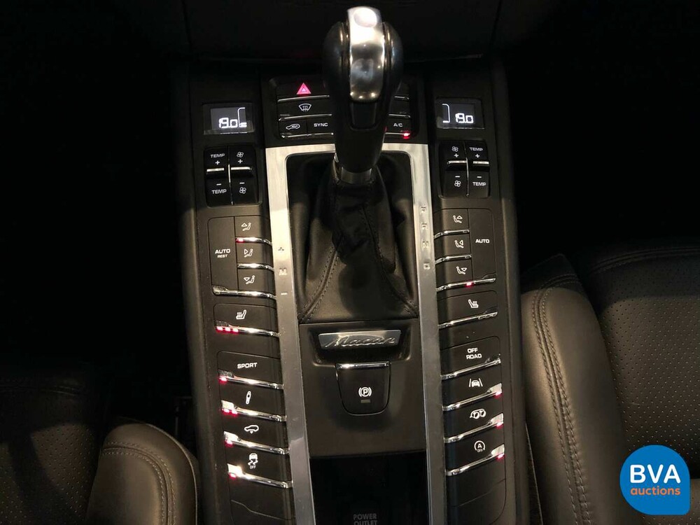 Porsche Macan GTS V6 Bi-Turbo 360 PS 2016 Facelift.