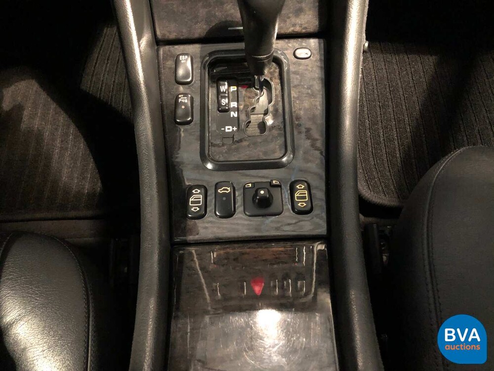 Mercedes-Benz CLK320 Coupé V6 218pk 2000, NF-660-S