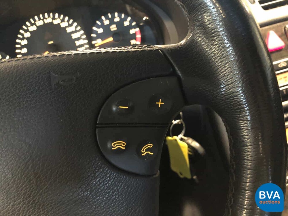 Mercedes-Benz CLK320 Coupé V6 218pk 2000, NF-660-S