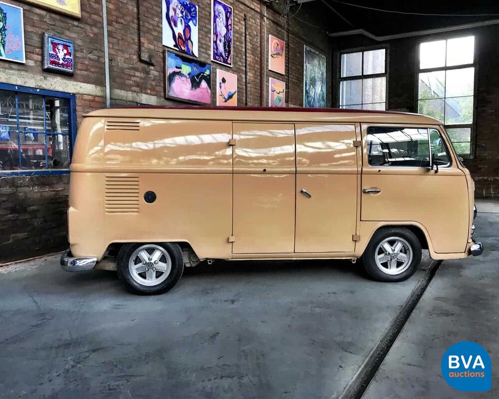Volkwagen T2 Panel von 1987.