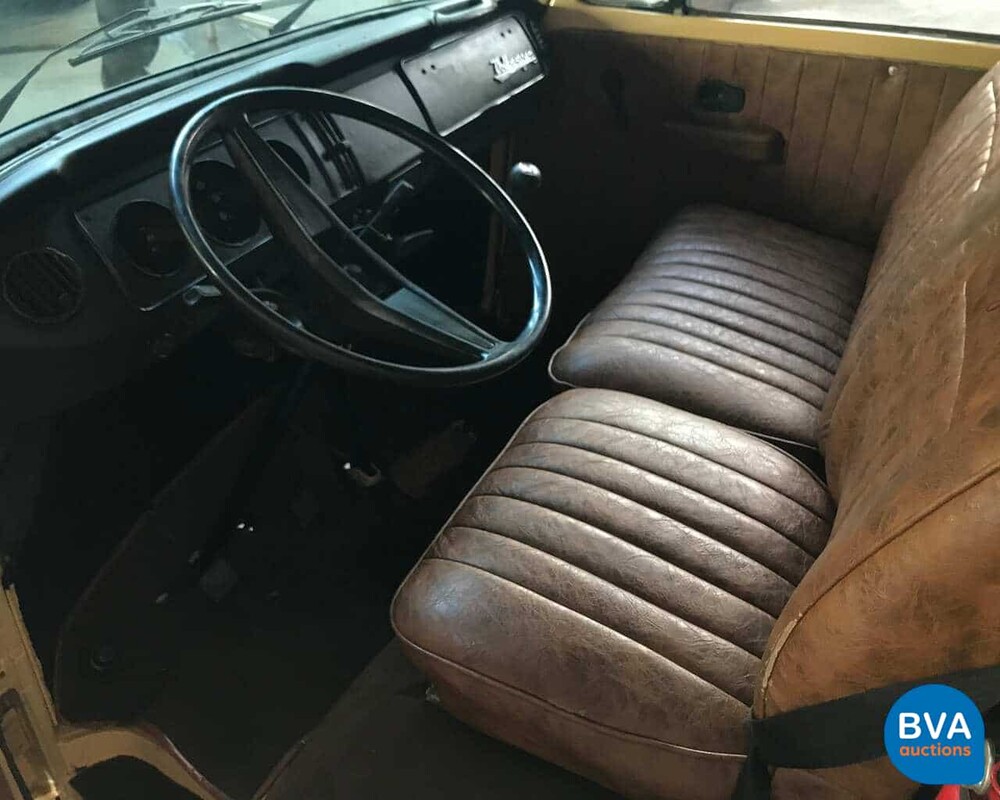 Volkwagen T2 Panel von 1987.