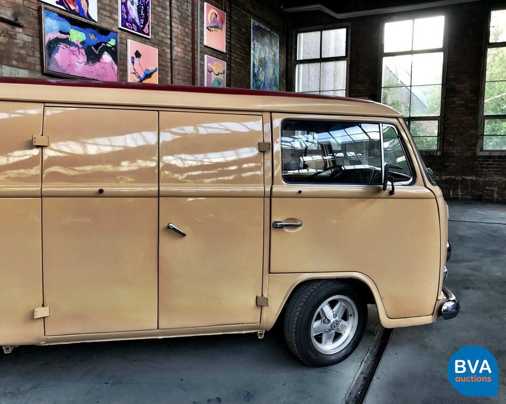 Volkwagen T2 Panel von 1987.