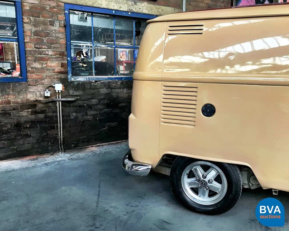 Volkwagen T2 Panel von 1987.