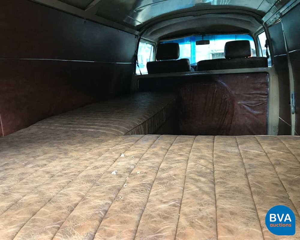 Volkwagen T2 Panel von 1987.