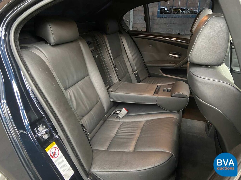 BMW 540i E60 4.0 V8 306 PS 5er 2007.